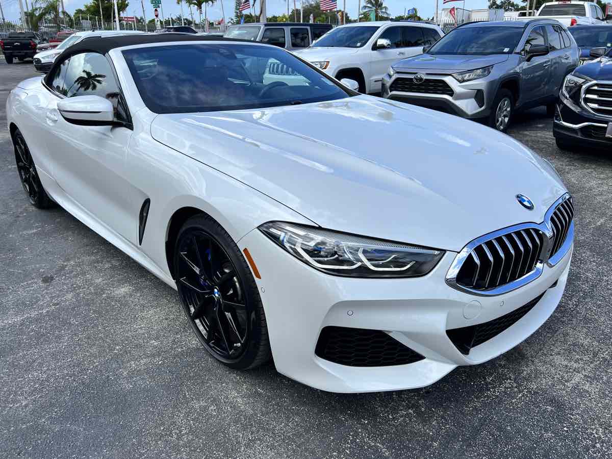 BMW 8 Series 840i Convertible Image 8