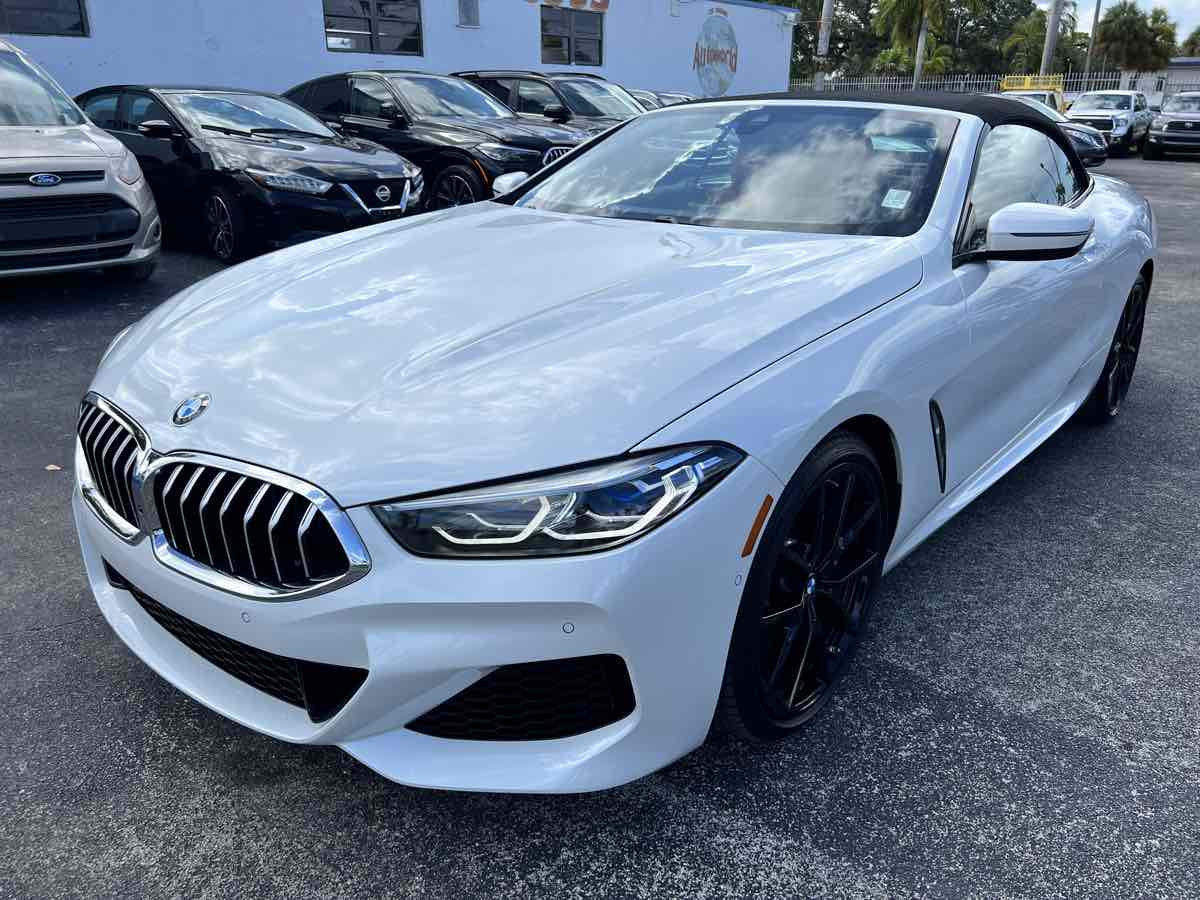 BMW 8 Series 840i Convertible Image 10