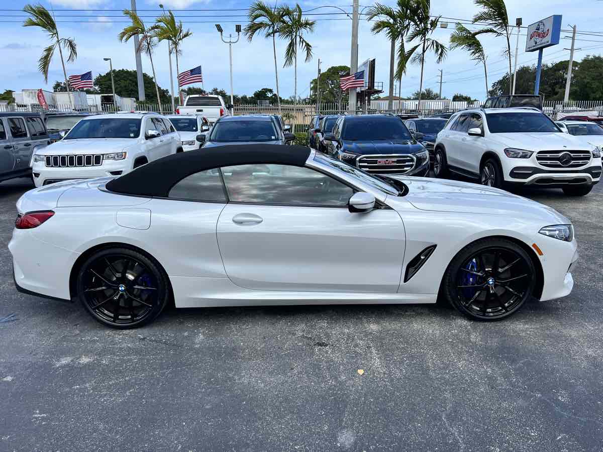 BMW 8 Series 840i Convertible Image 7