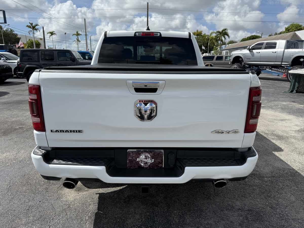 Ram 1500 Laramie 4x4 Crew Cab 5'7